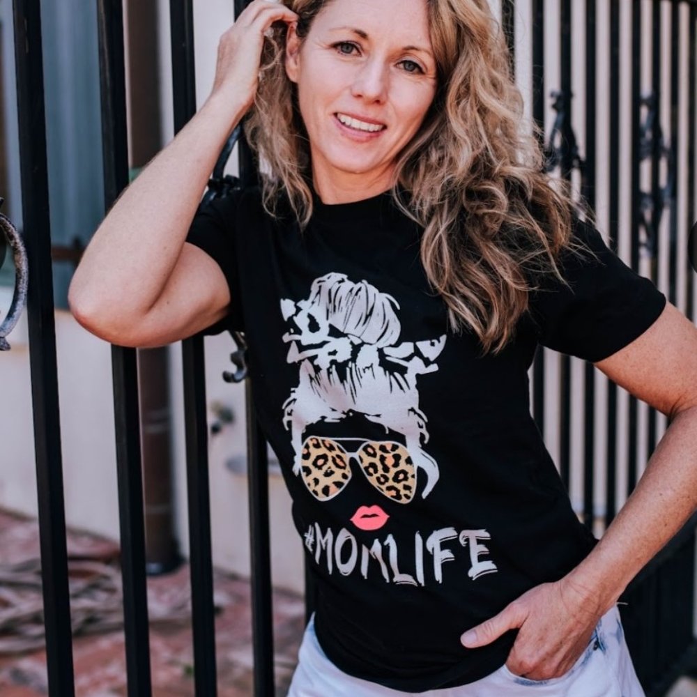 #momlife Tee